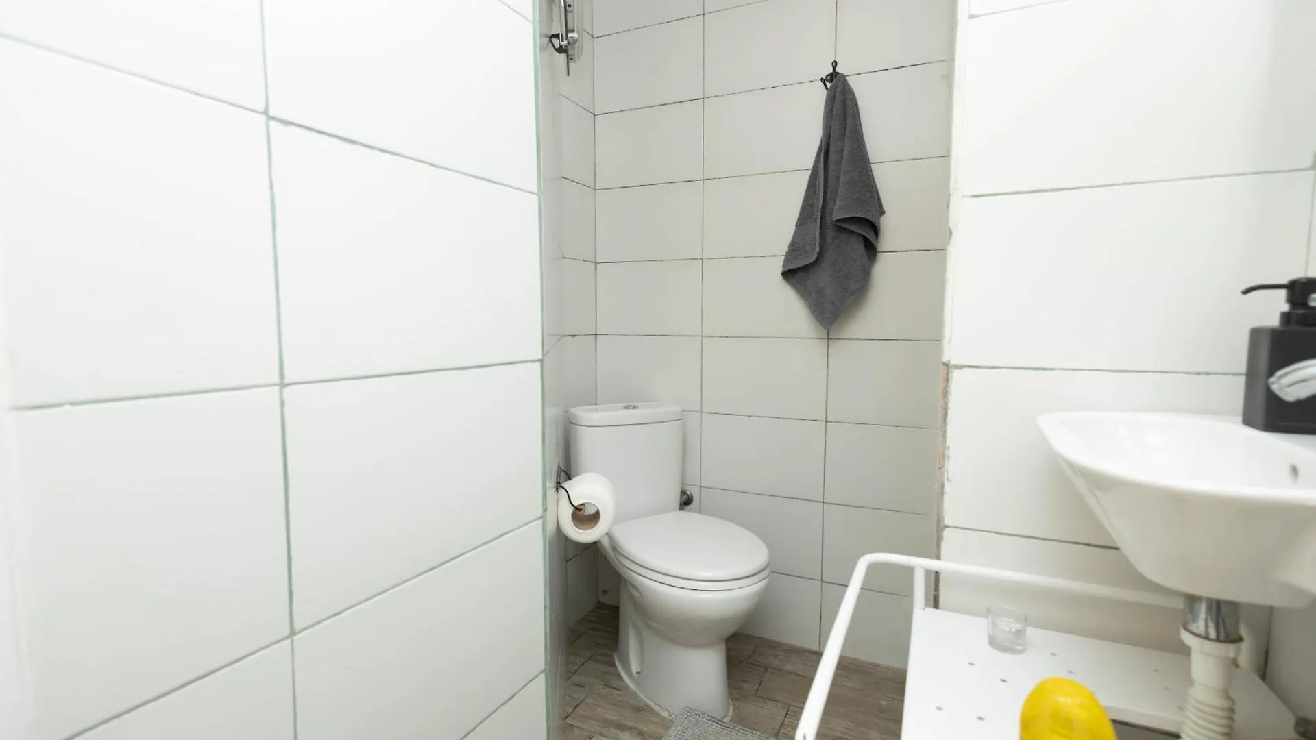 Гостевой дом Olympo Shared Flat With Amazing River View Лиссабон
