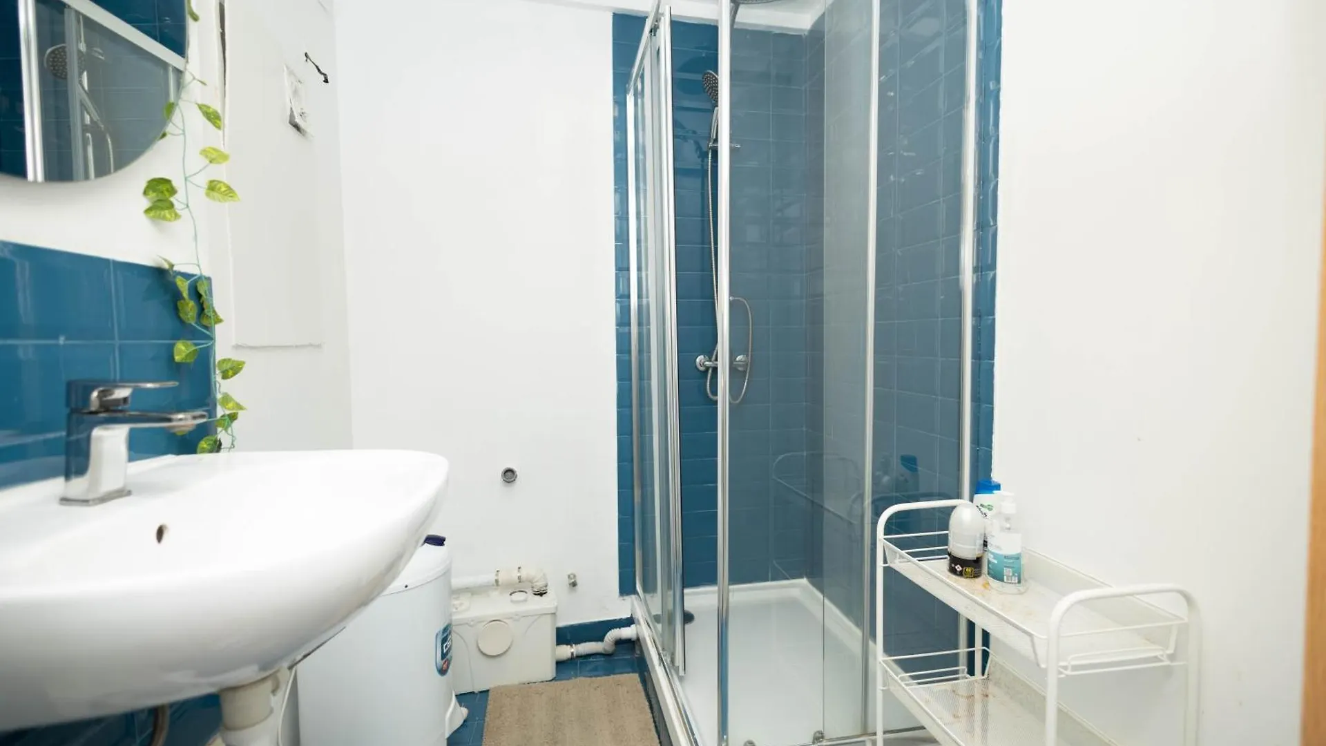 Гостевой дом Olympo Shared Flat With Amazing River View Лиссабон