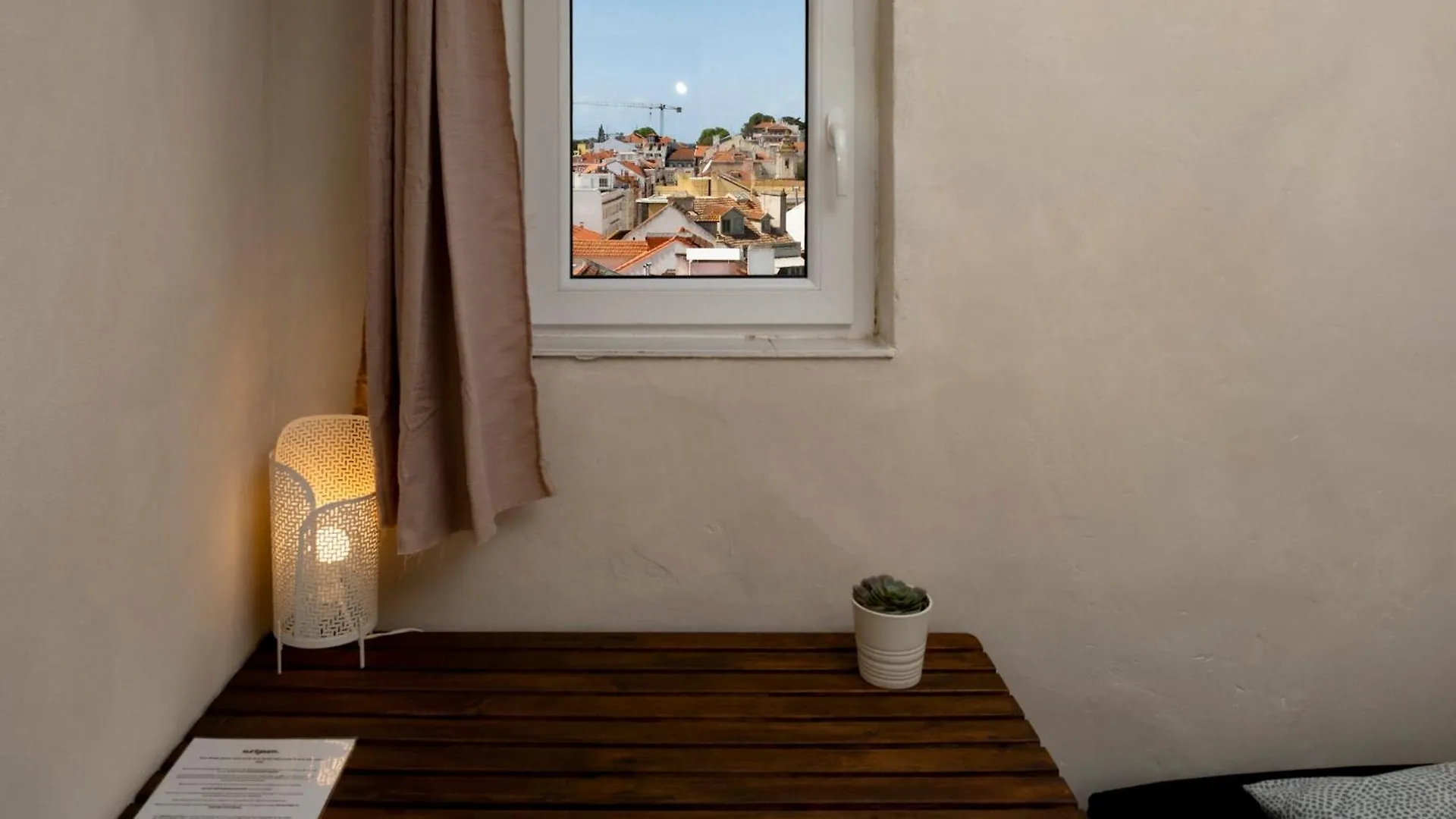 Olympo Shared Flat With Amazing River View Лиссабон