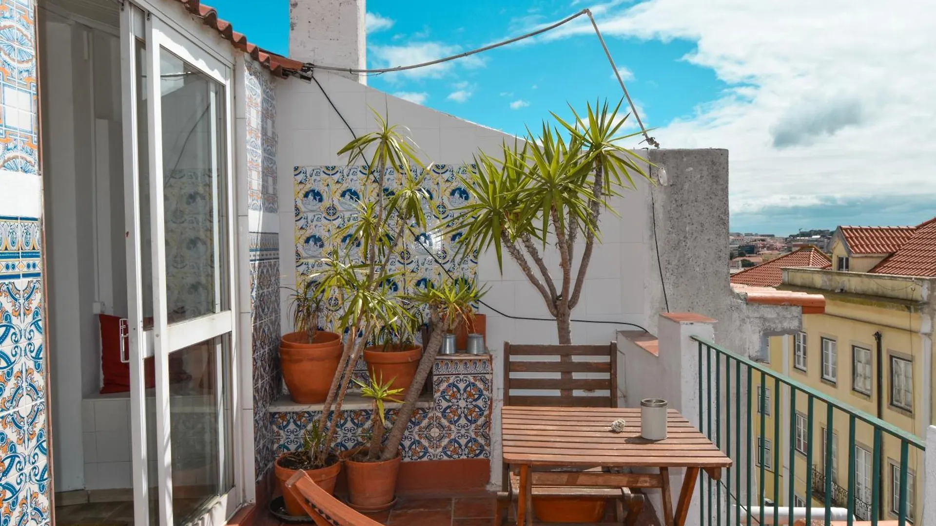 Affittacamere Olympo Shared Flat With Amazing River View Lisbona